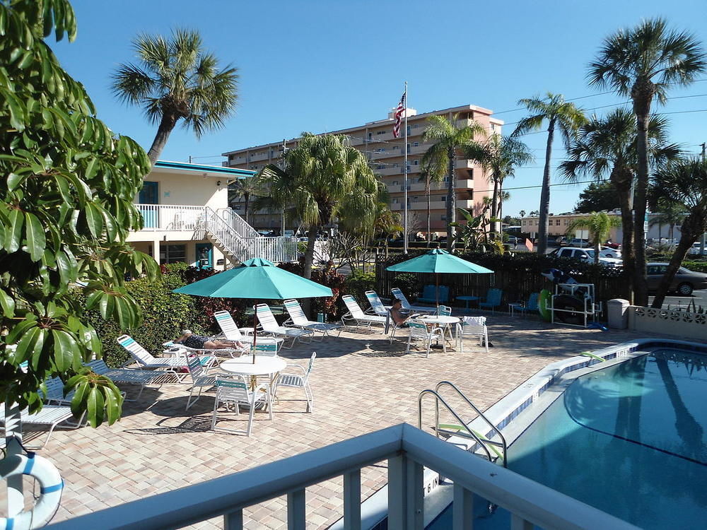Malyn Resort St. Pete Beach Exterior photo