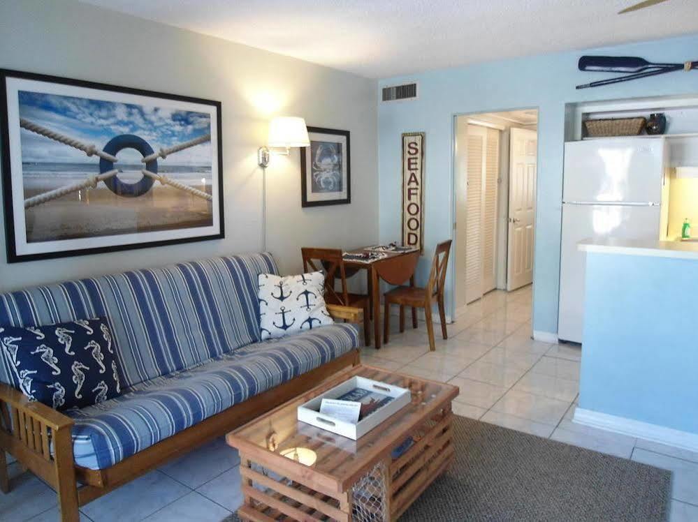 Malyn Resort St. Pete Beach Exterior photo